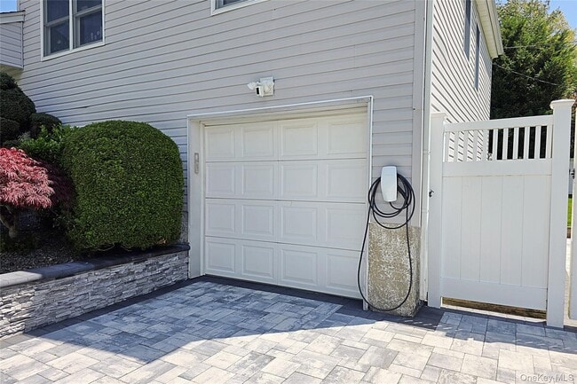 Building Photo - 110 Briarwood Ln