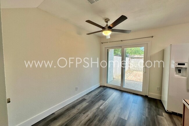 Building Photo - 710 Legion Dr