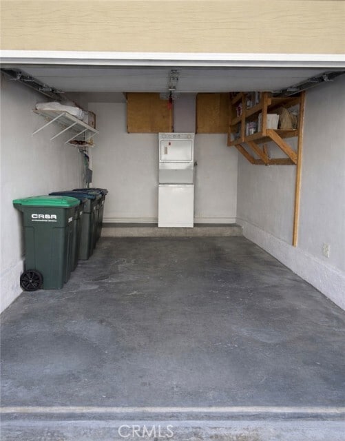 Building Photo - 4 Pineoak