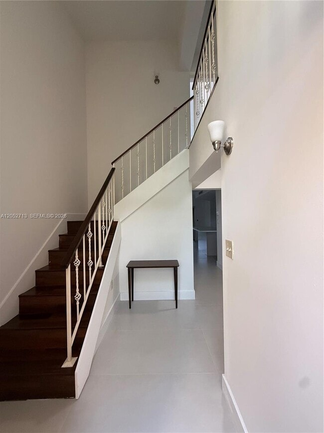 Building Photo - 14293 SW Kendale Lakes Cir
