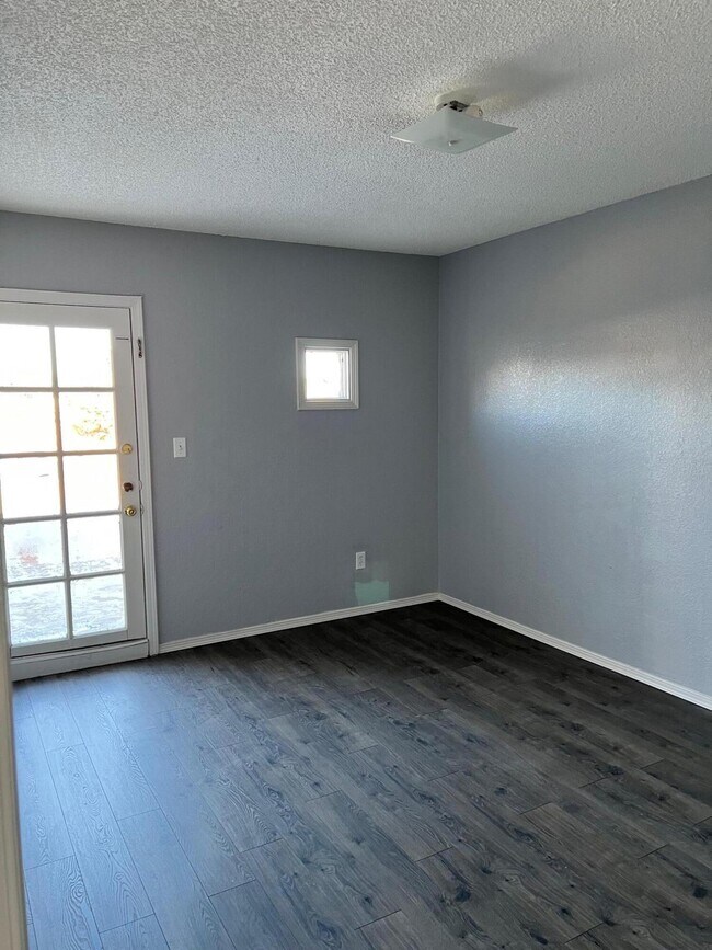 Building Photo - 1502 Monte Sanders Ln