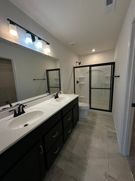 Owners bath - 3368 Sunbeam Pl