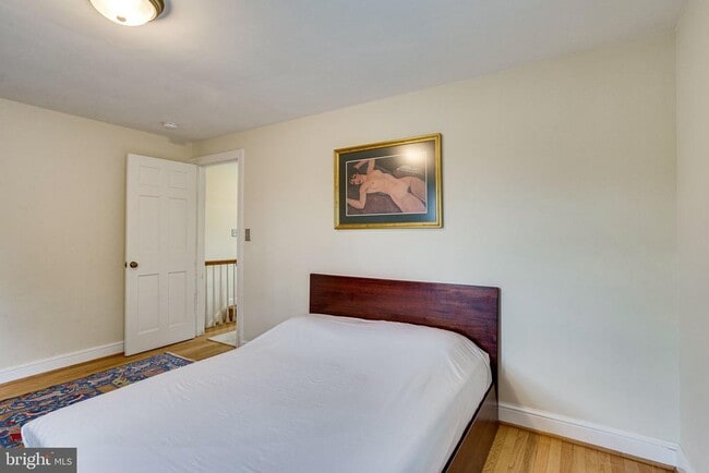 Building Photo - 609 Upland Pl
