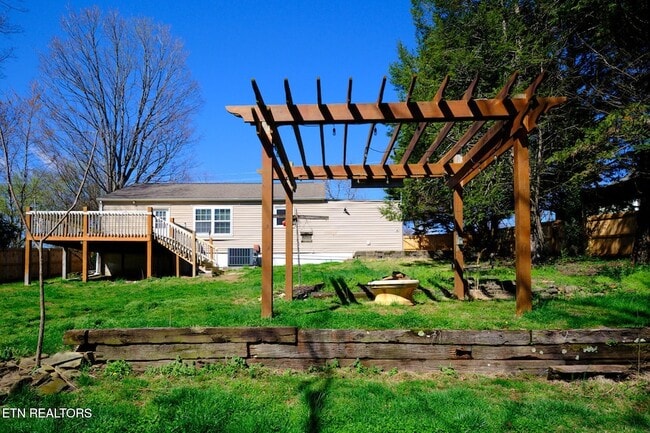 Building Photo - 548 Murray Rd NW