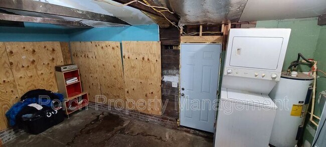 Building Photo - 407 E Jackson St