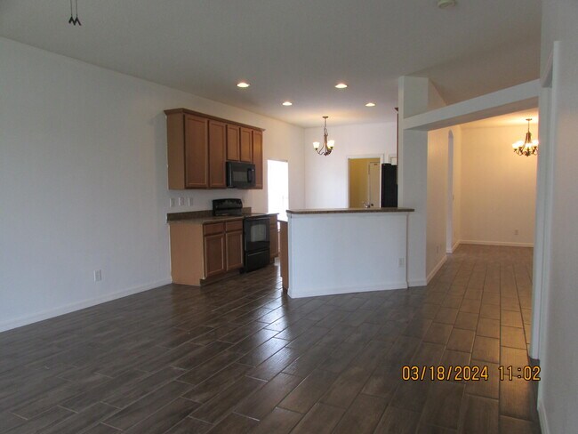 Building Photo - 2089 Maeve Cir