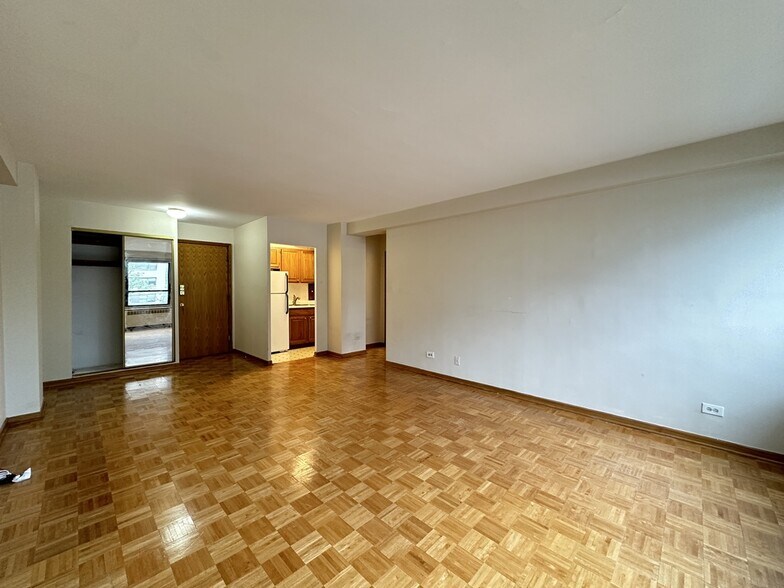 Building Photo - 4180 N Marine Dr