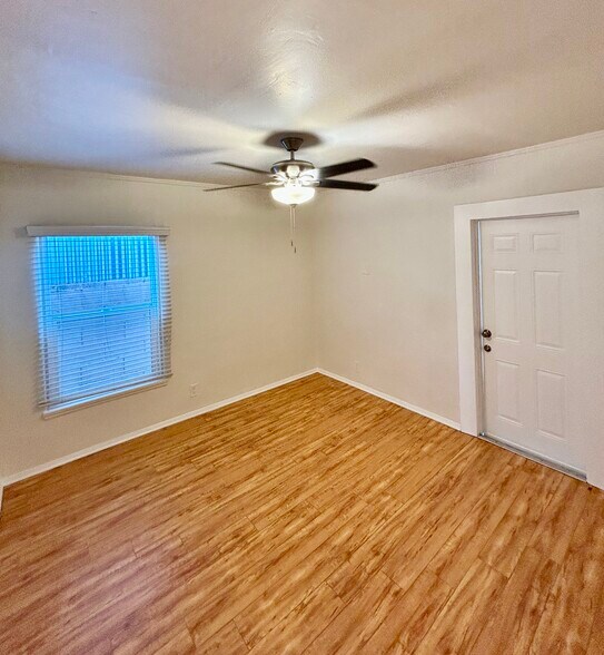 Building Photo - 1226 S Mullen Ave