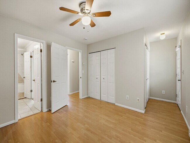 Building Photo - 2828 Silverplume Dr