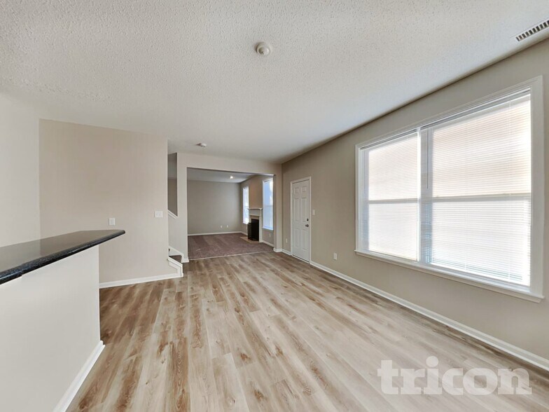 Building Photo - 4279 Round Lake Bend