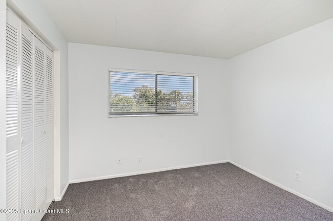 Building Photo - 204 Seminole Ave W