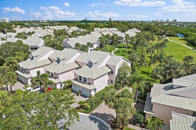 Building Photo - 2905 Fairway Dr N