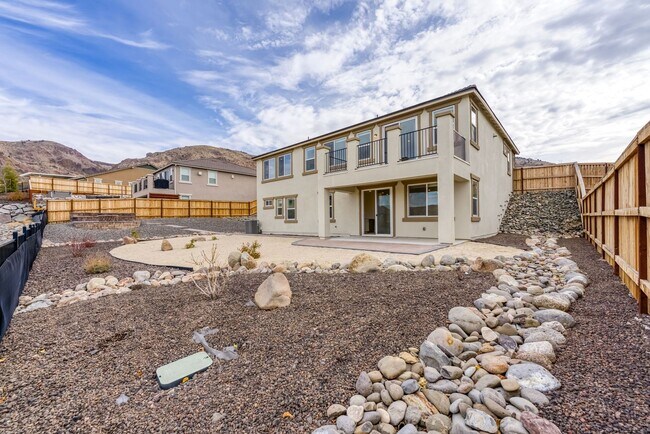Building Photo - Panoramic views of the valley with a modern updated home!