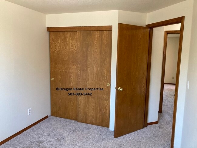 Building Photo - 2511 NE 161st Ave