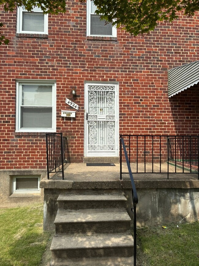 Building Photo - Saint Georges Avenue