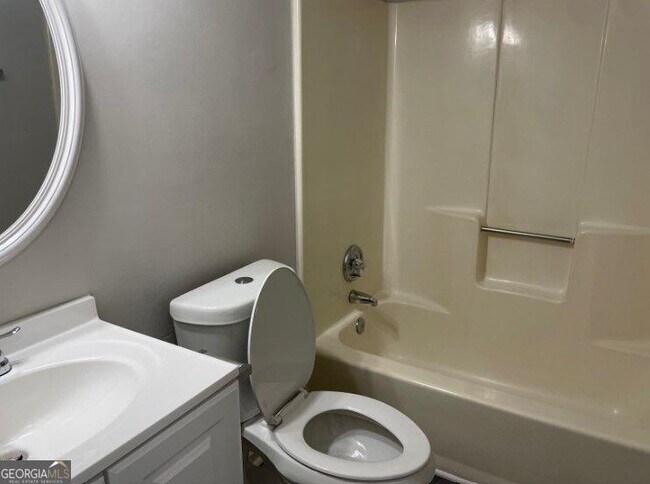 Building Photo - 1052 Dassow Ct