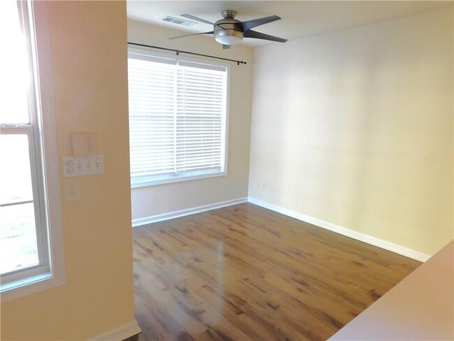 Building Photo - 3266 Liberty Commons Dr NW