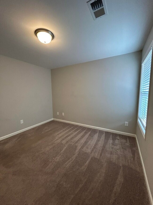 Building Photo - 610 Constitution Dr