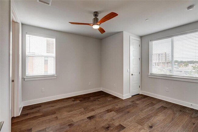 Building Photo - 4600 Freedom Dr