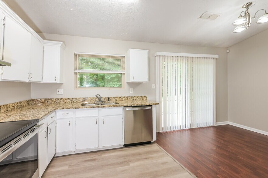 Building Photo - 5603 Rock Springs Rd