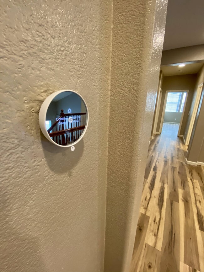 Building Photo - 1001 La Paloma St