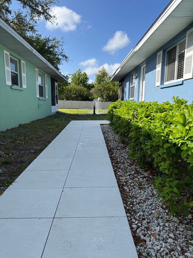 Building Photo - 115 58th St E