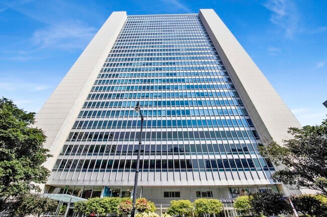 Primary Photo - 500 W Superior St
