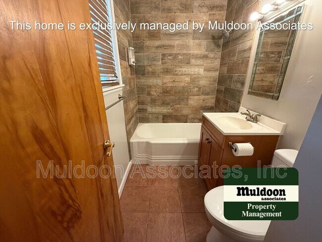 Building Photo - 1105 E Caramillo St