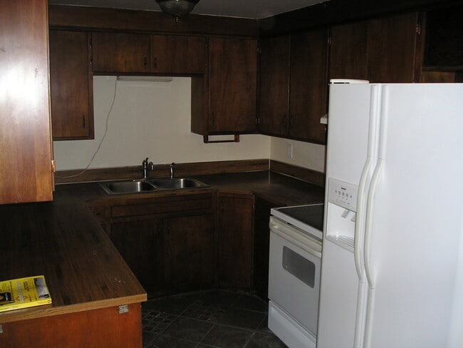 Building Photo - 808 Warner St