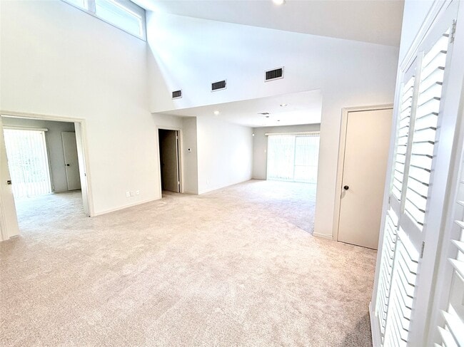 Building Photo - 1611 Potomac Dr