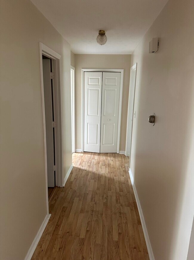 Building Photo - 415 Ridgewood Ln