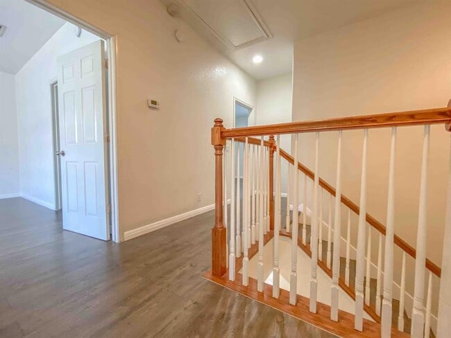 Building Photo - 609 W 37th St