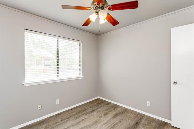 Building Photo - 816 Russet Valley Dr