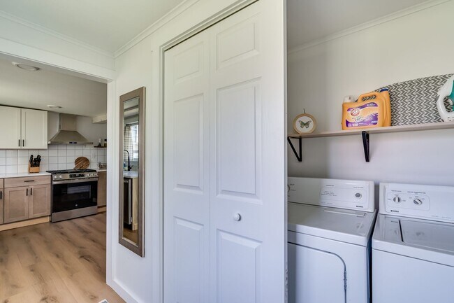 Building Photo - **Furnished Winter Rental** - Sackets Harbor