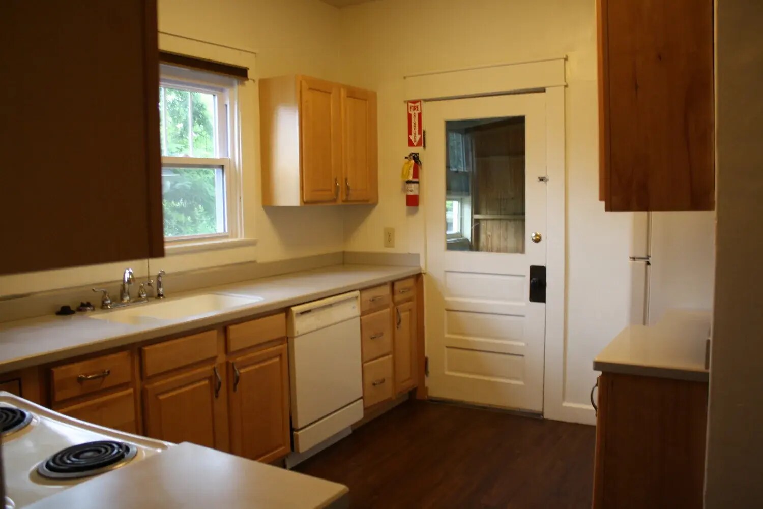 Building Photo - 518 E 2nd St