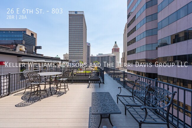 Building Photo - 26 E 6th St
