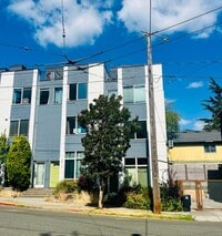 Building Photo - 2516 S Dearborn St