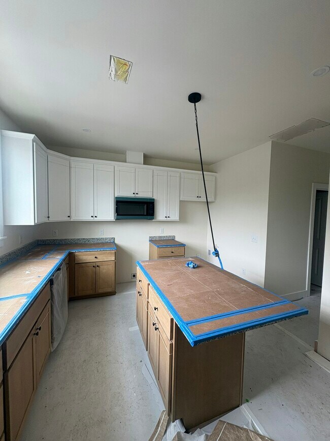 Building Photo - 216 Hull Ave