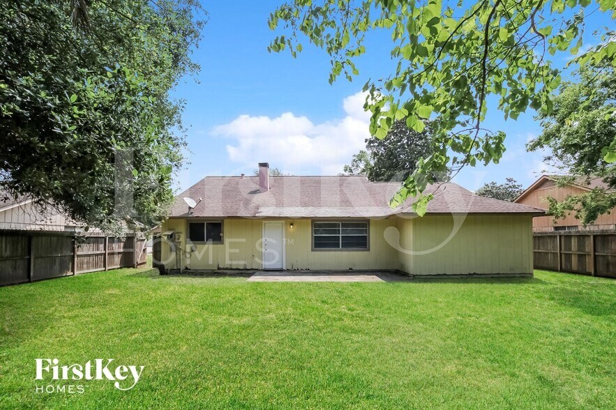 Building Photo - 16411 N Cross Dr