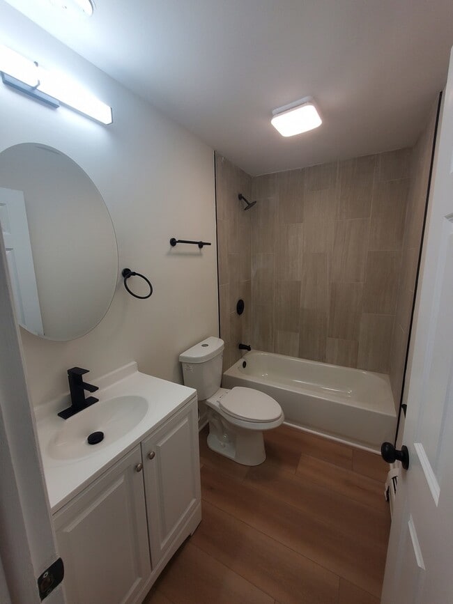 Building Photo - 8310 Woodland Dr