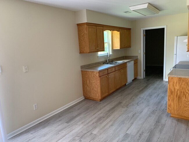 Building Photo - Gorgeous and Spacious Country home located in Camden County.