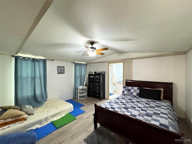 Building Photo - 14 Tropical Cir Dr E