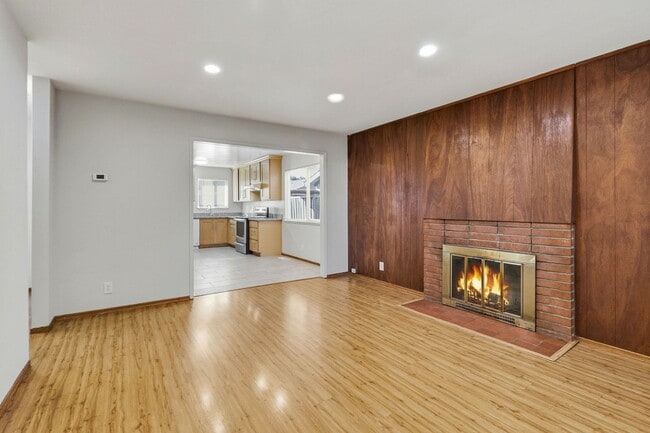 Building Photo - 1559 S Wolfe Rd