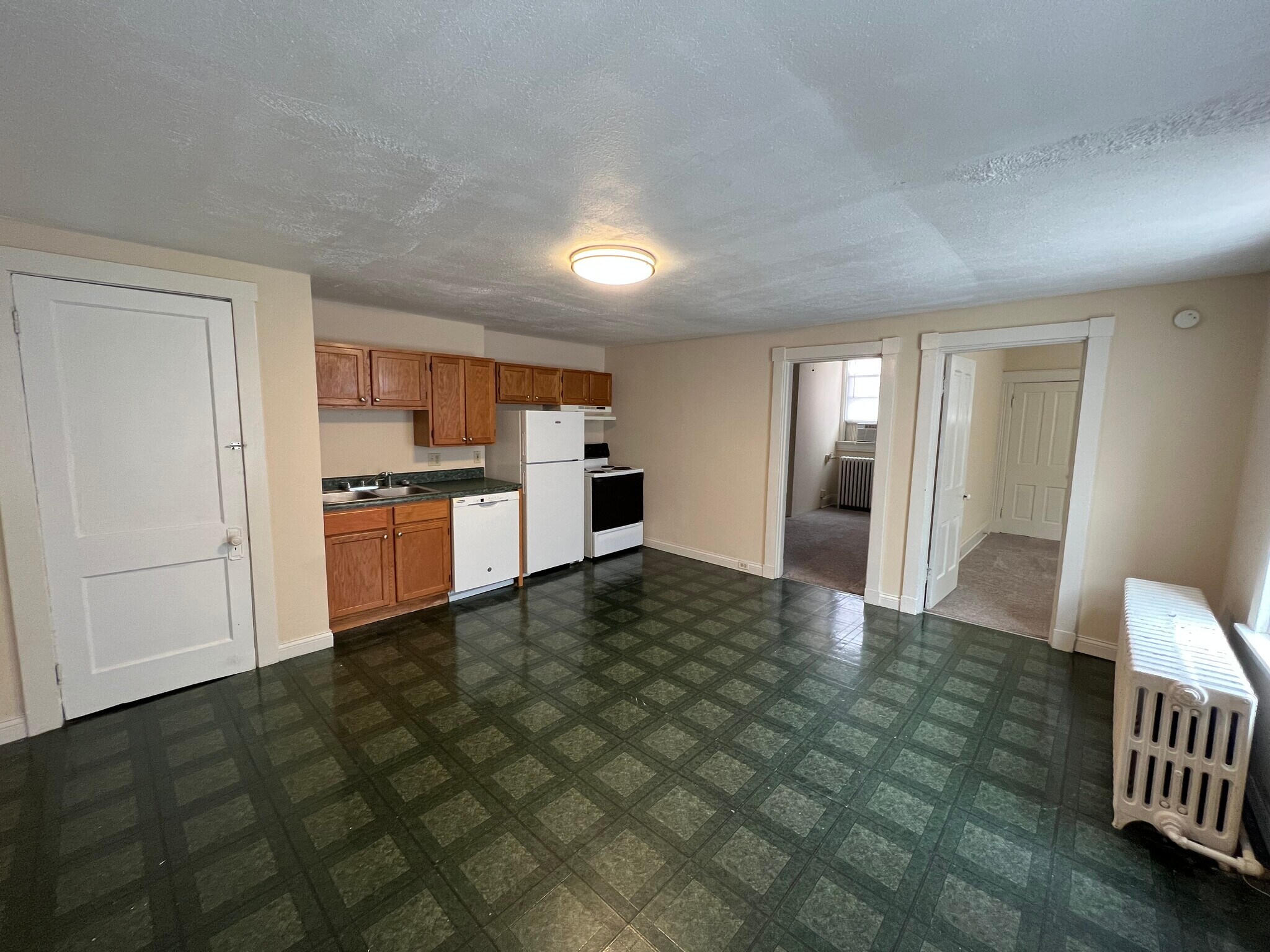 Kitchen - 2210 Victor St