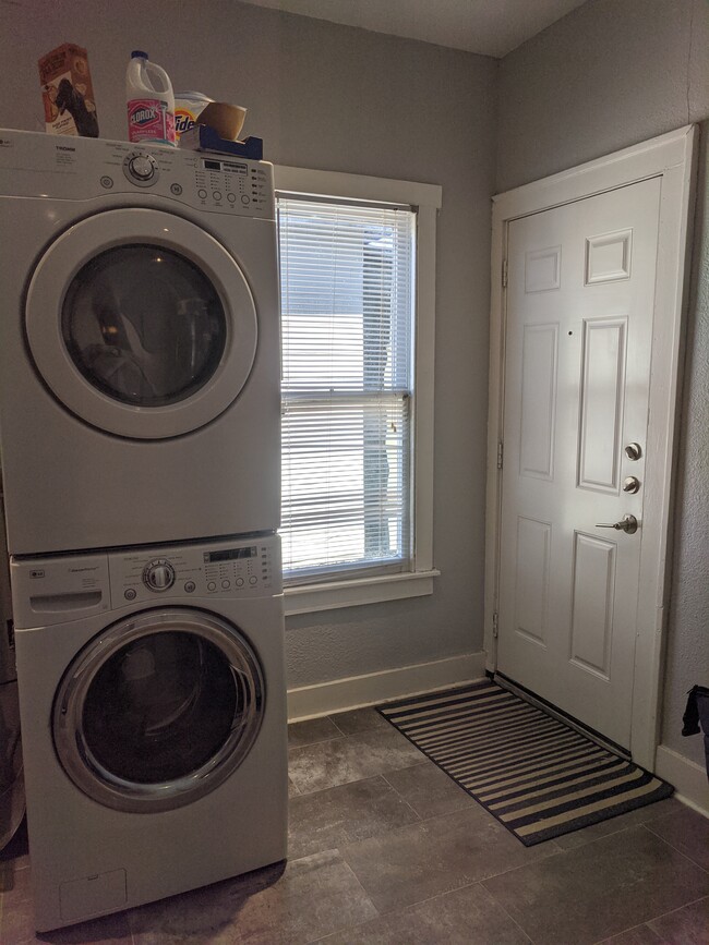 In-Unit Laundry and Dryer - 125 E Norwood Ct