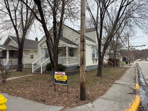 Building Photo - 2200 Ozark St