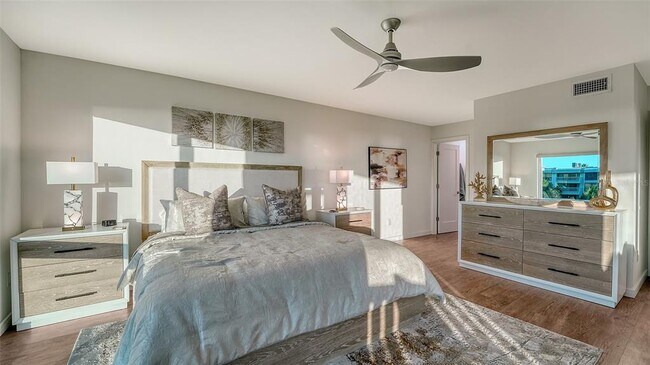 Building Photo - 5757 Gulf of Mexico Dr