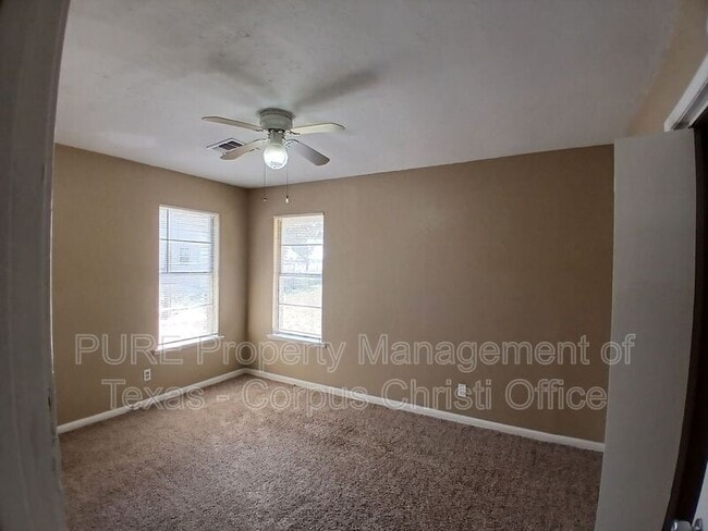 Building Photo - 10609 Kingwood Dr