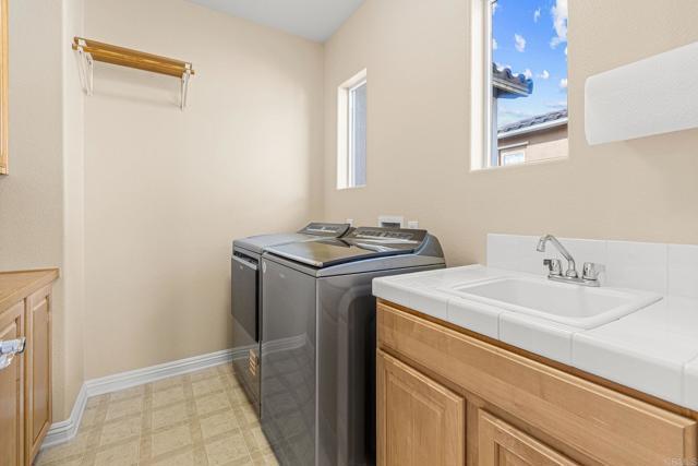 Building Photo - 851 Antilla Way