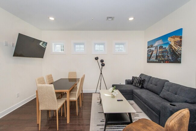 Building Photo - 1608 52nd St